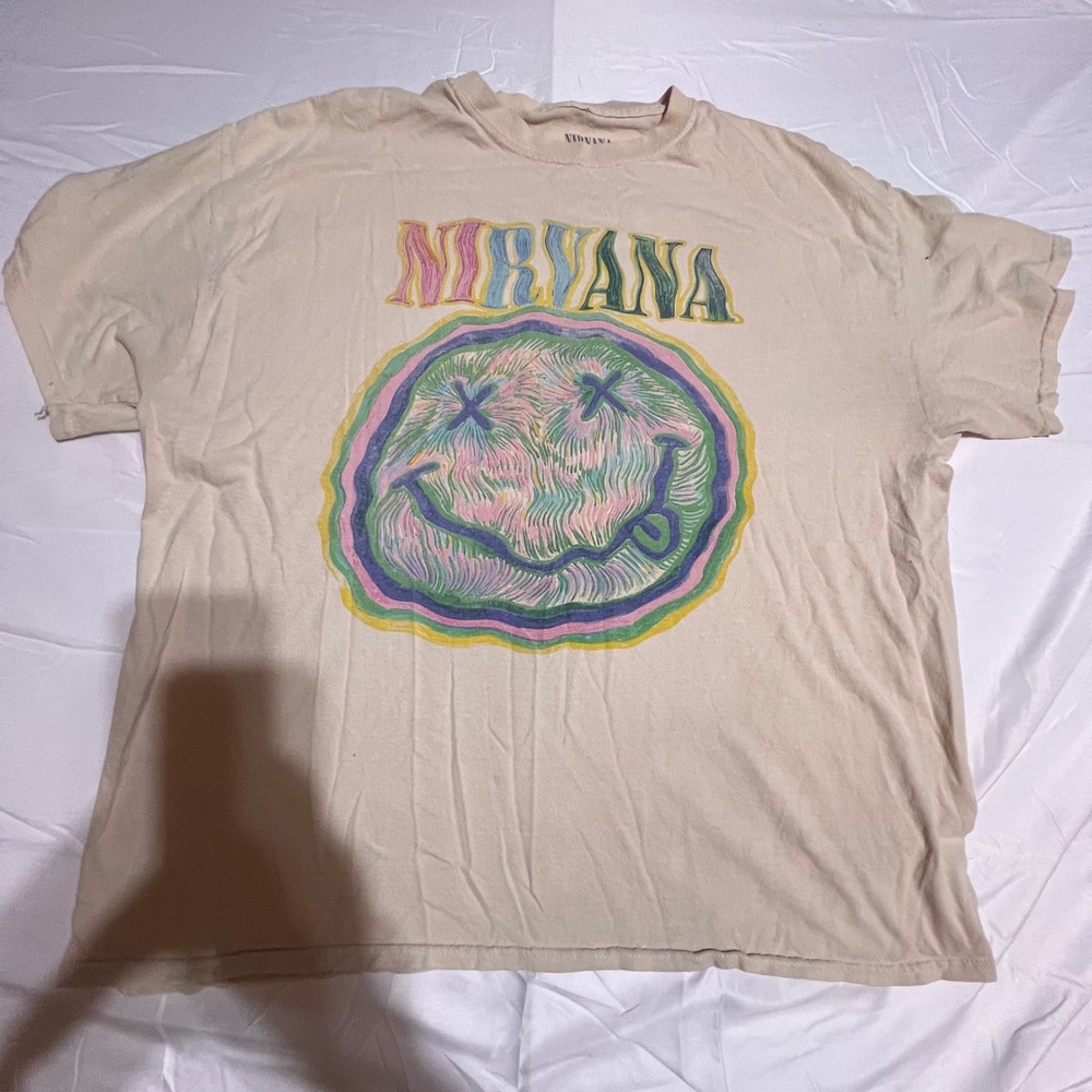 Nirvana M/L Graphic T-Shirt Mens Beige Excellent Nevermind Smiley Face Rock Tee‎